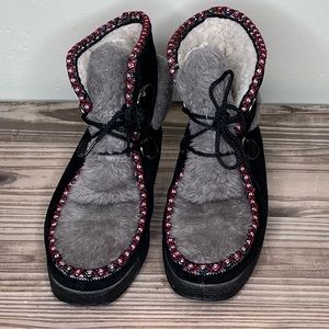 Yodelers Vintage 70s Faux Fur Suede Boots Black Grey Moccasin Boho USA Shearling
